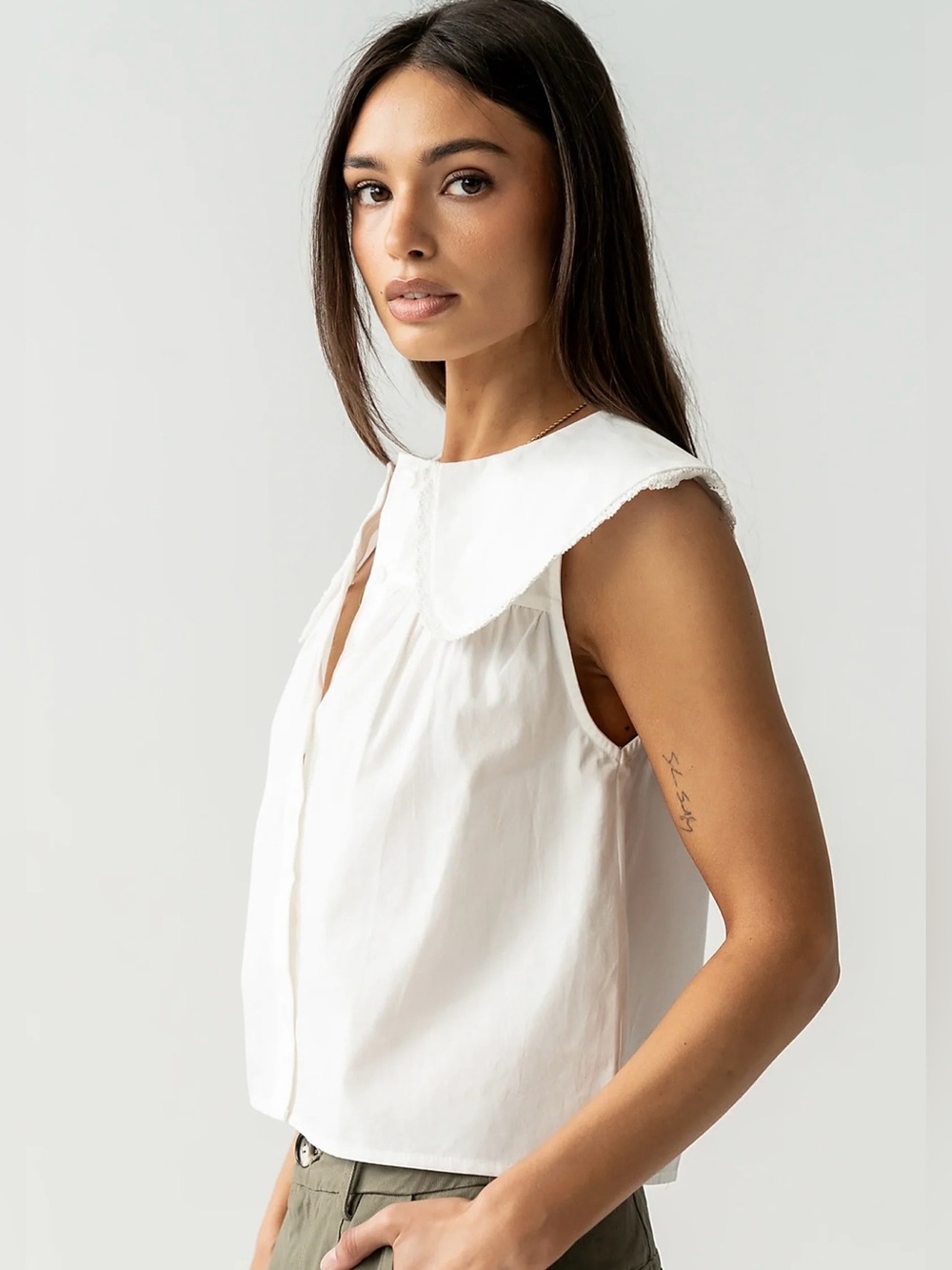 bohme White Sleeveless Button-Front Top with Scalloped Peter Pan Collar NWOT - Picture 3 of 6